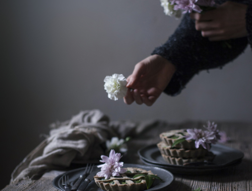 Ode to my garden and two recipes with spontaneous herbs | The Freaky Table by Zaira Zarotti